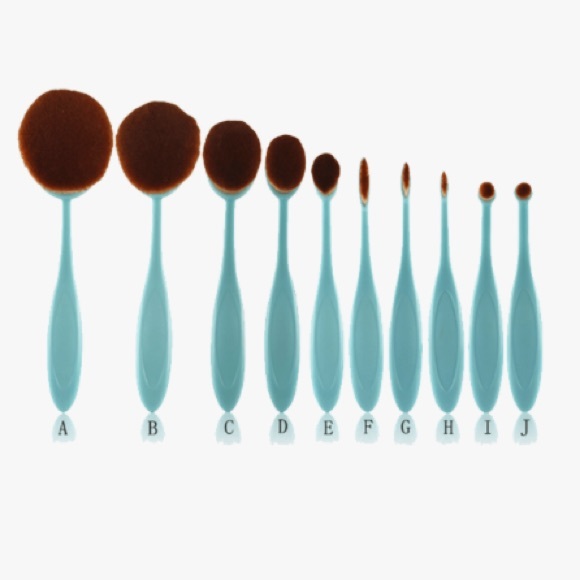 10-pc. Oval Professional Elite Makeup Brush Set - Picture 3 of 6